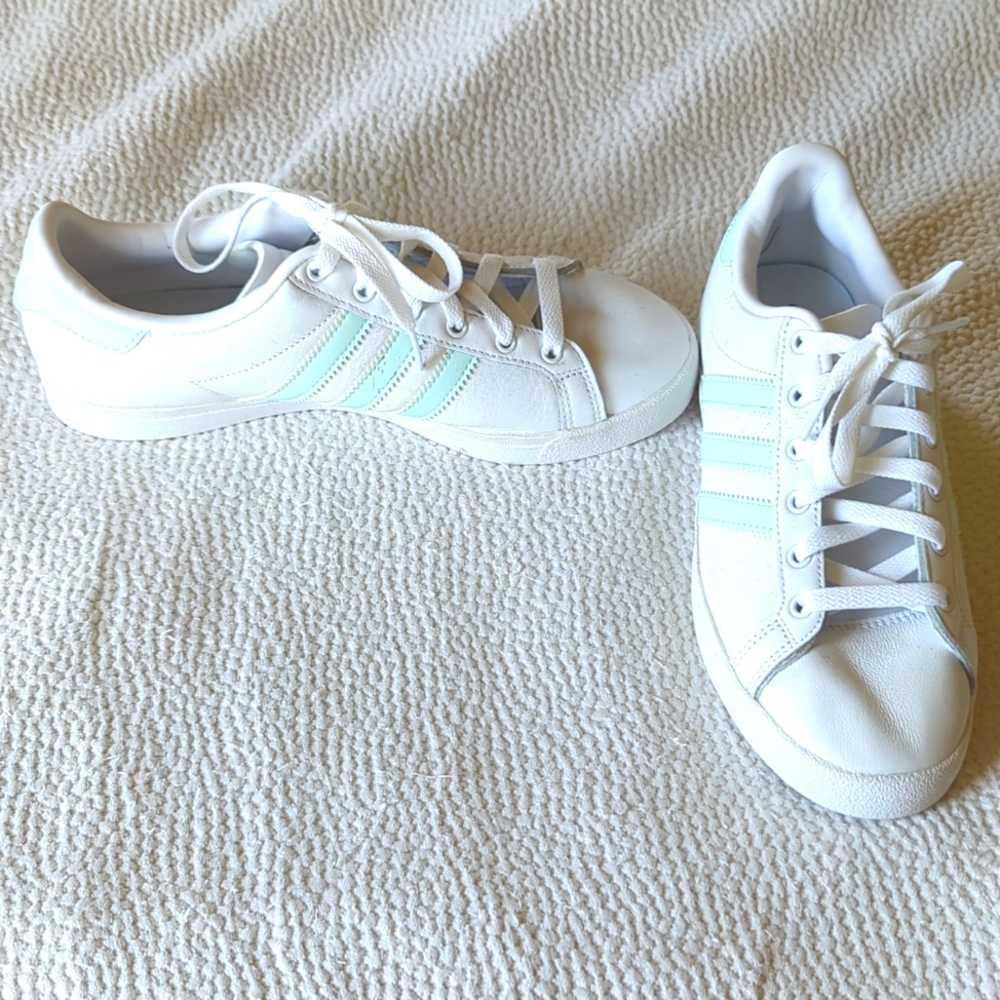Adidas Sneakers
